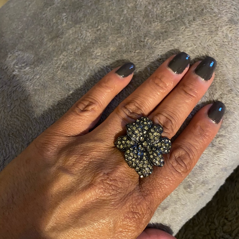 Ring - Picture 2 of 4